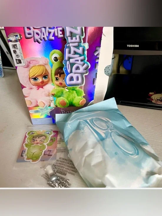 BRATZ BRATZIEZ ICONZ SERIEZ PLUSH
KEYCHAIN BLIND BOX - YASMIN New in box - Picture 2 of 8